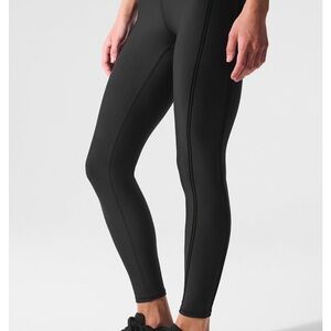 Alo Airlift high waisted 7/8 line up legging black- L